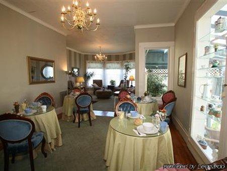 The Atrium Bed & Breakfast Fort Bragg Restaurant photo